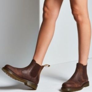 Doc Martens 2976 Crazy Horse Chelsea Boots
